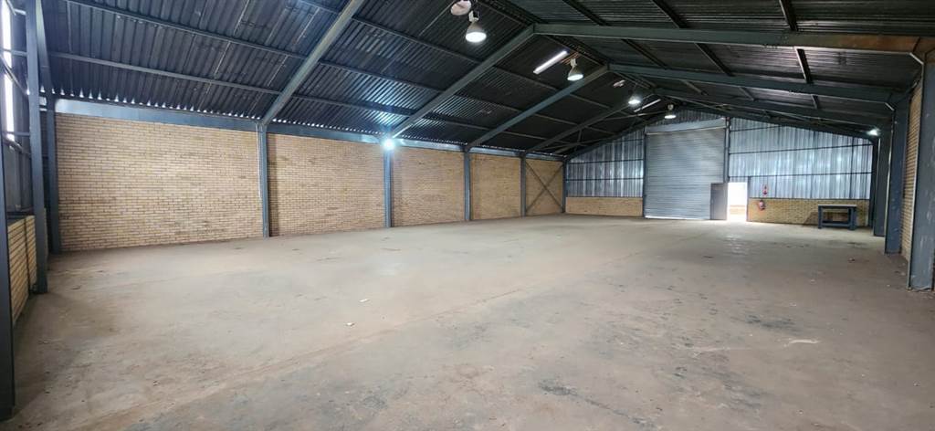400  m² Industrial space in Pomona photo number 9