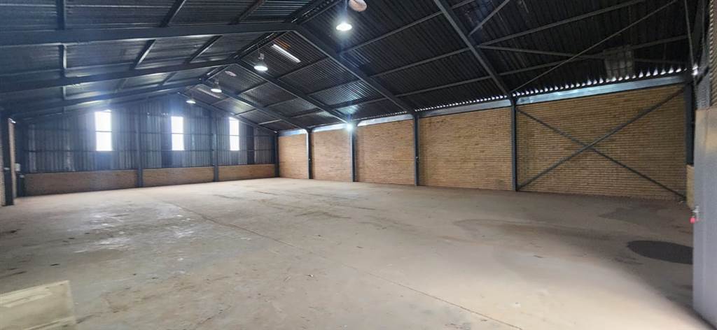 400  m² Industrial space in Pomona photo number 4