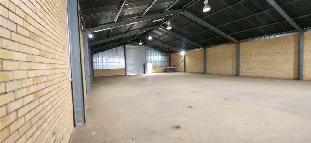 400  m² Industrial space in Pomona photo number 7