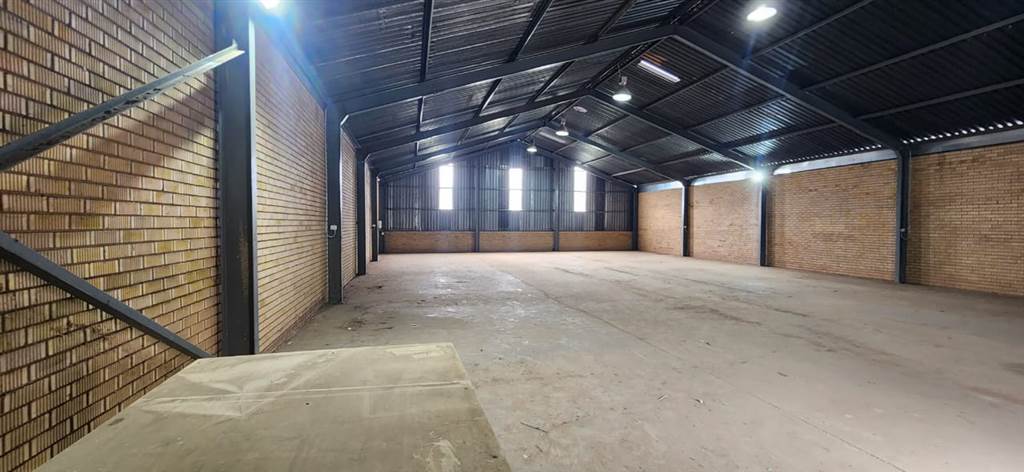 400  m² Industrial space in Pomona photo number 5