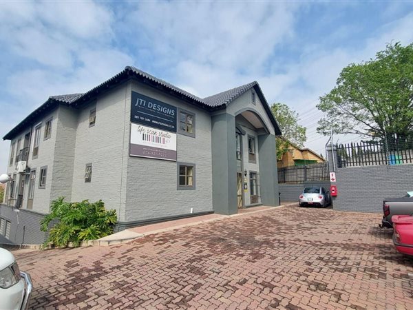 226  m² Commercial space in Olivedale