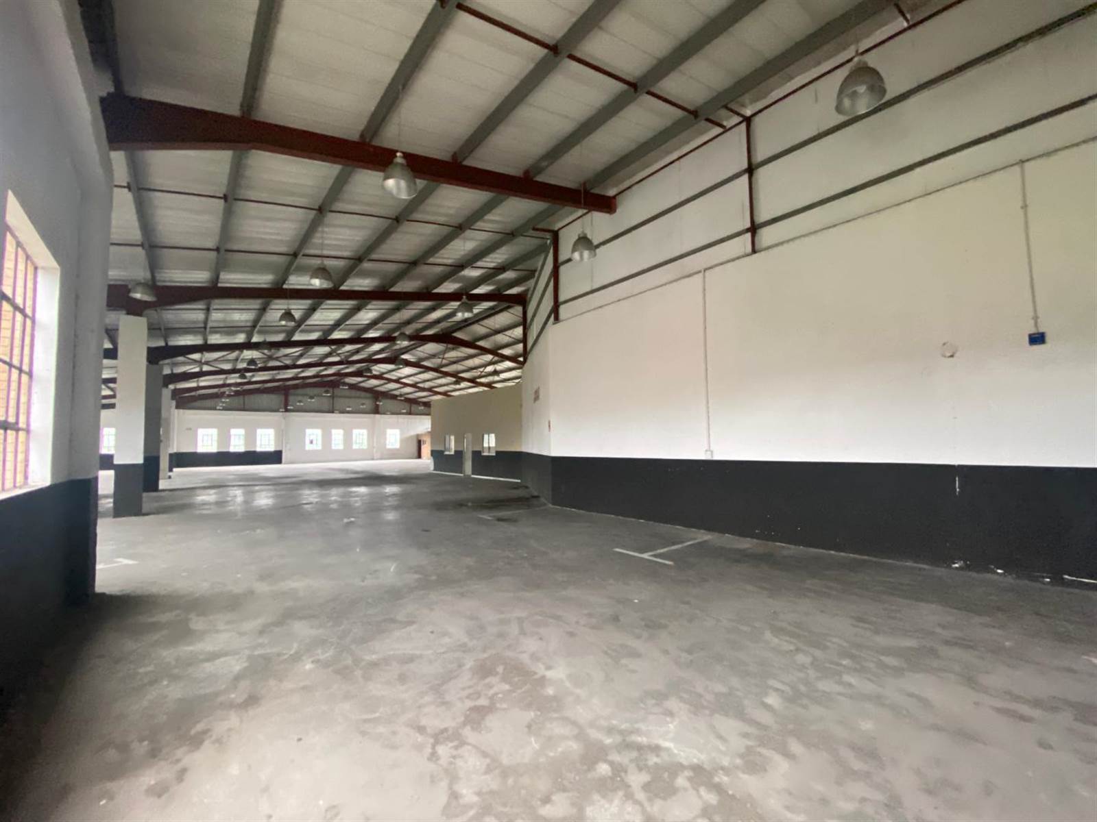 1208  m² Industrial space in Berkshire Downs photo number 2