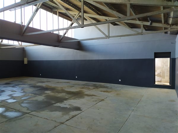 200  m² Commercial space in Bredasdorp