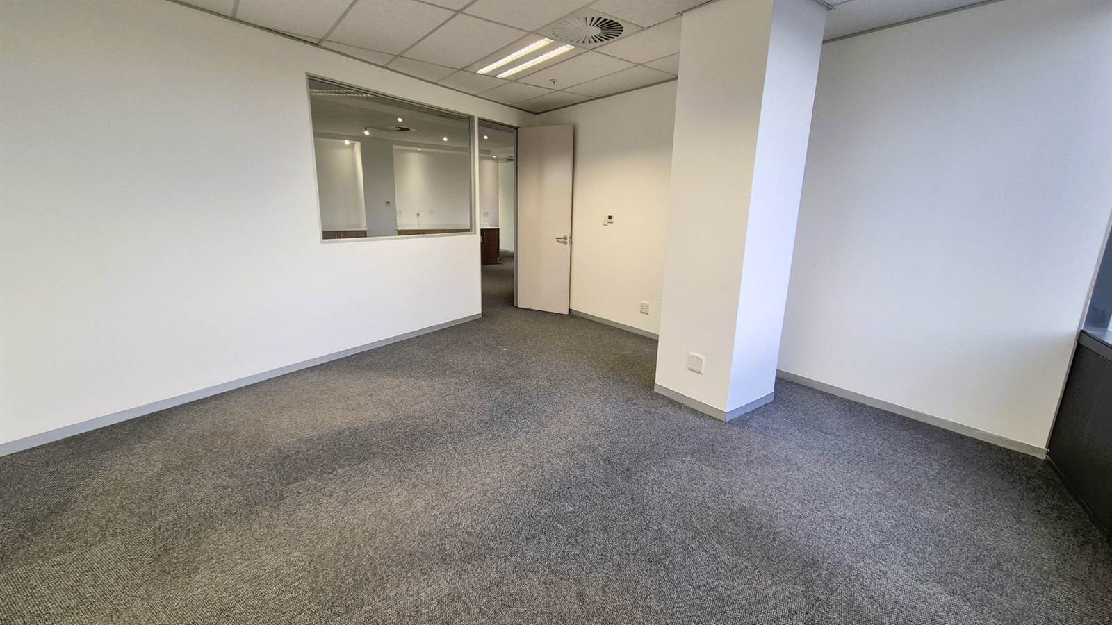 794  m² Office Space in Menlyn photo number 12