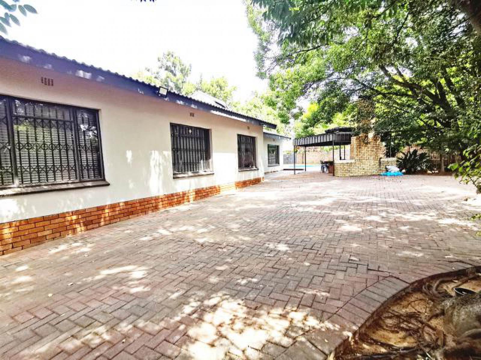 3 Bed House in Vaalpark photo number 18