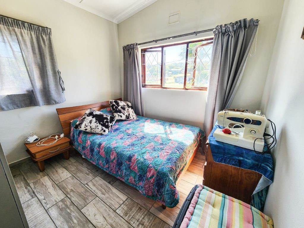 3 Bed House in Umtentweni photo number 23