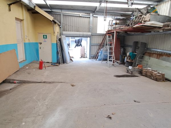 450  m² Industrial space in Umbilo