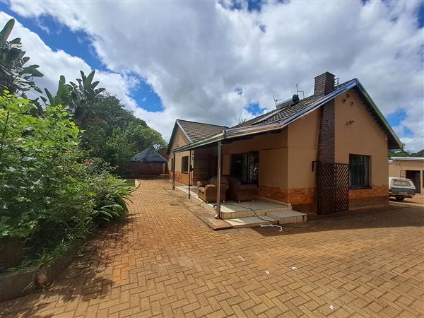 4 Bedroom House 4 Bedroom House