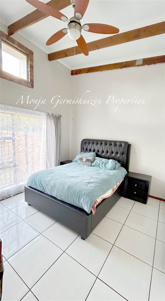 2 Bed Townhouse in Middelburg photo number 13