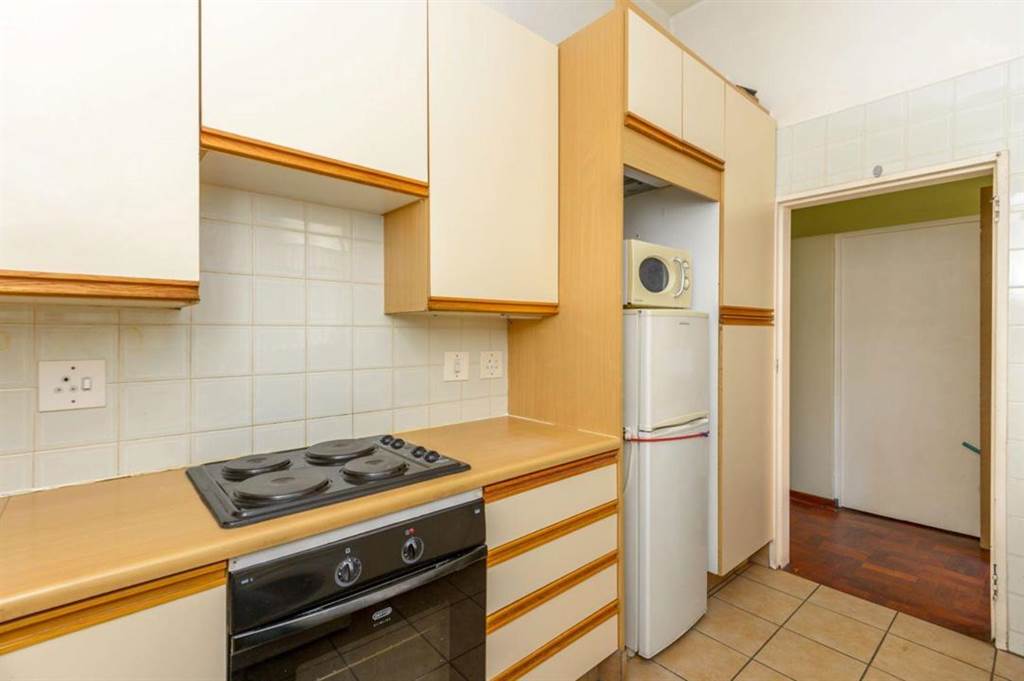 2 Bed Apartment in Cyrildene photo number 5