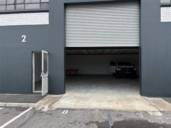 236  m² Industrial space