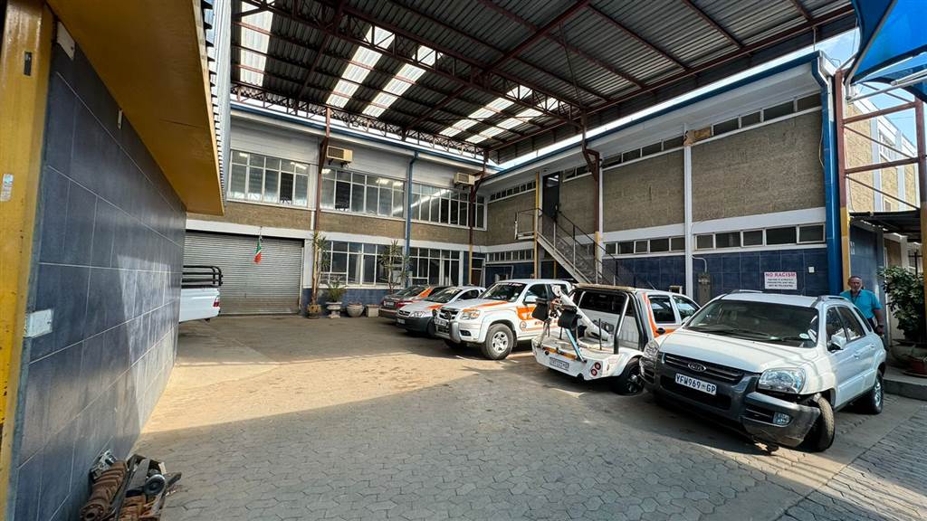 2960  m² Industrial space in Pretoria West photo number 2