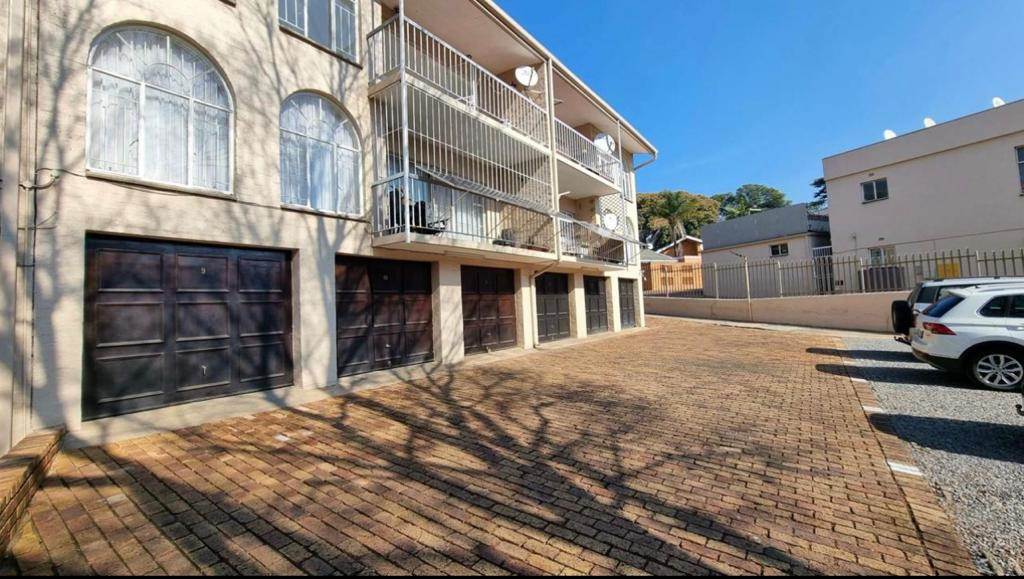 2 Bed Townhouse in Southcrest photo number 1