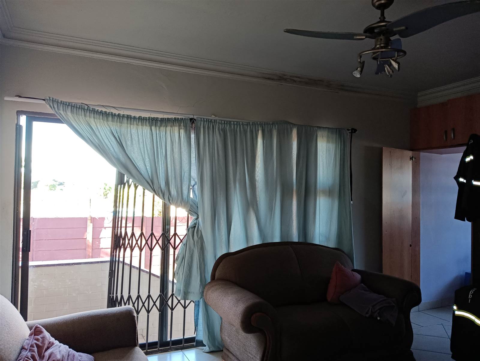 2 Bed Flat in Umkomaas photo number 14