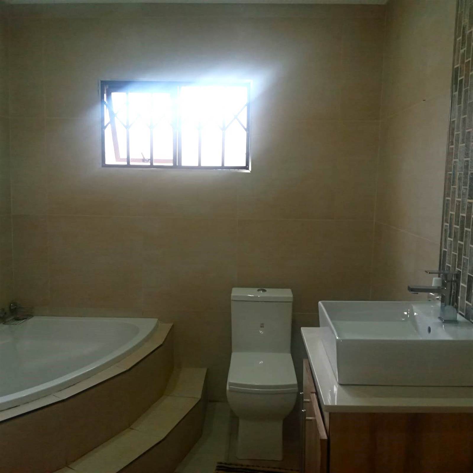 3 Bed House in Folweni photo number 15