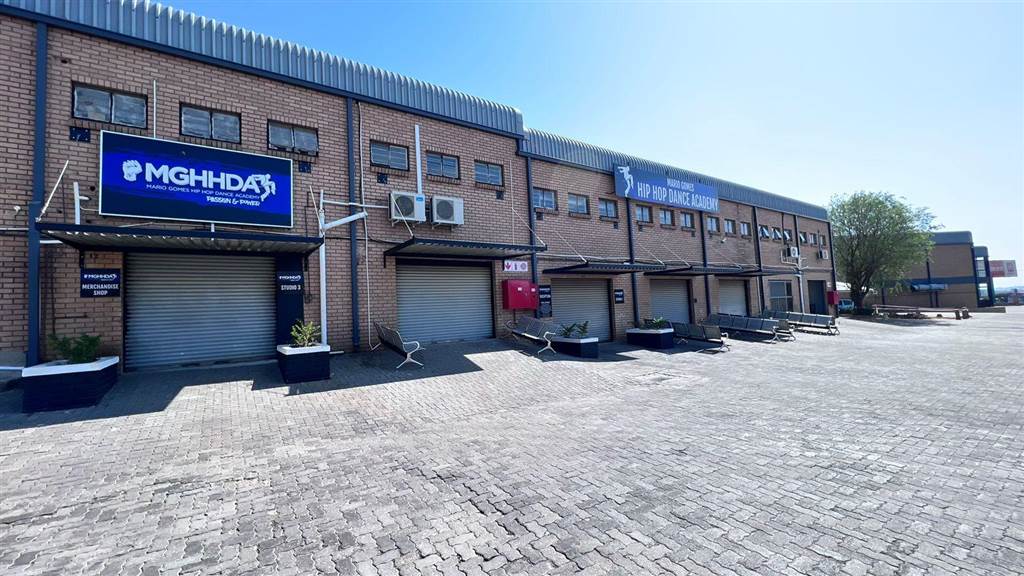 146  m² Commercial space in Ruimsig photo number 1