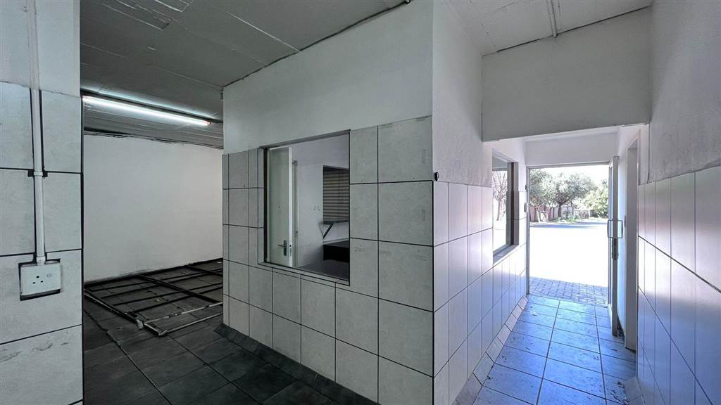 146  m² Commercial space in Ruimsig photo number 14