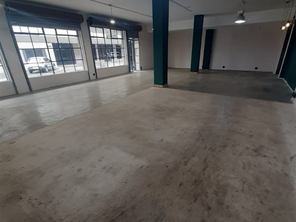 162  m² Commercial space