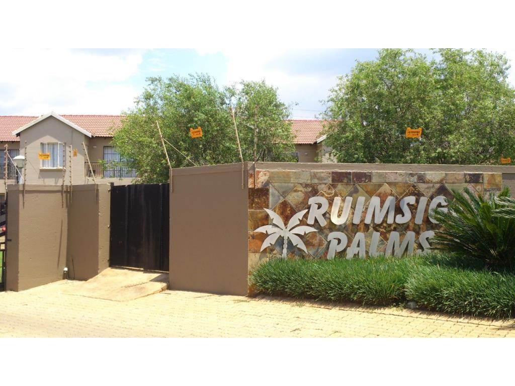 1 Bed Apartment in Ruimsig AH photo number 1