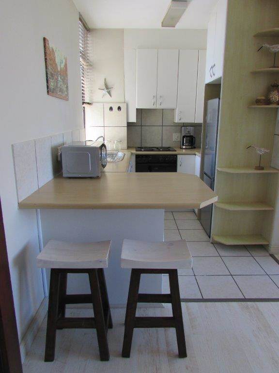 1 Bed Apartment in Milnerton Central photo number 5