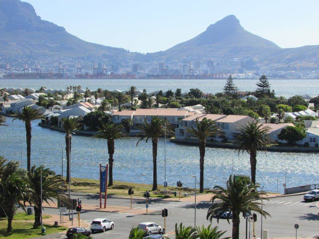 1 Bed Apartment in Milnerton Central photo number 15