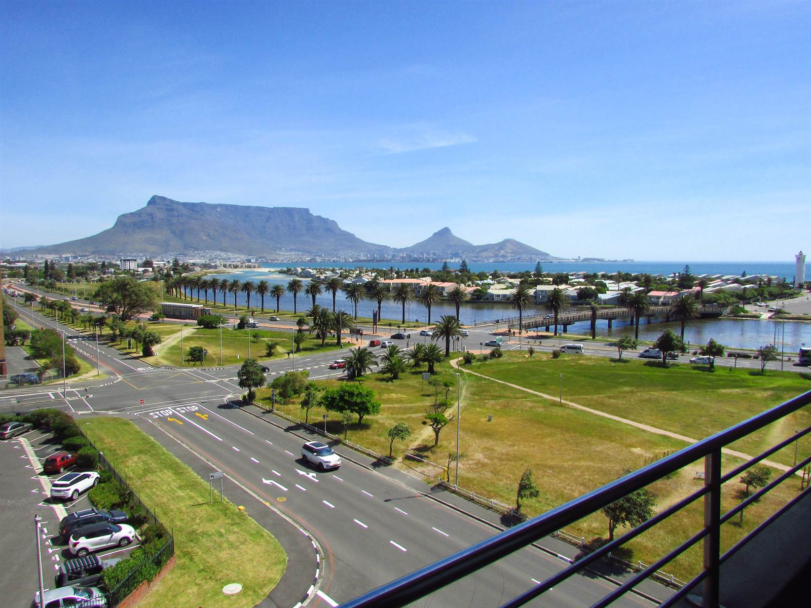 1 Bed Apartment in Milnerton Central photo number 18