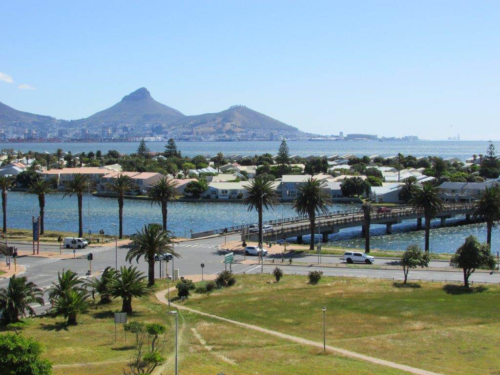 1 Bed Apartment in Milnerton Central photo number 13