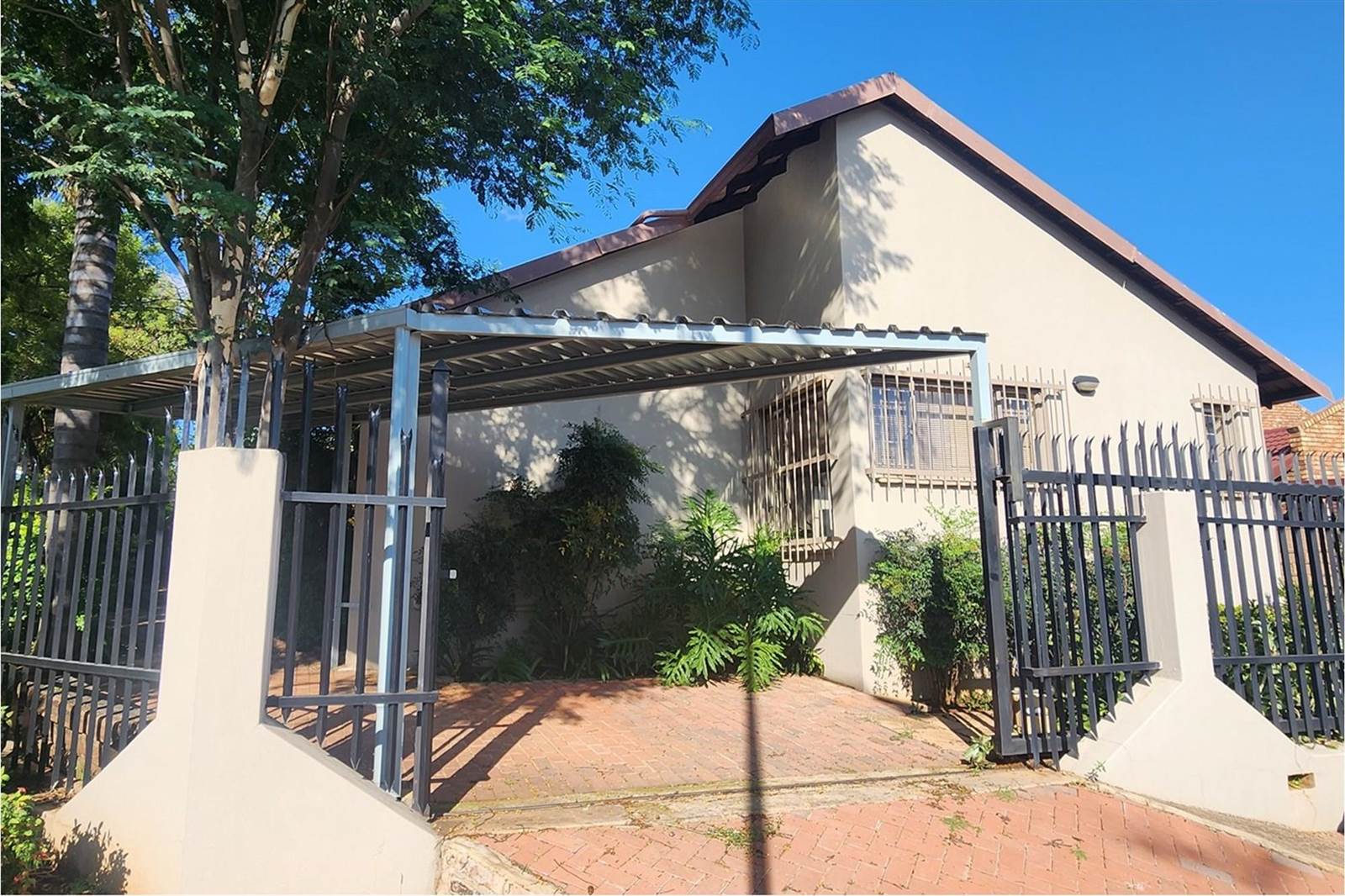 1 Bed House in Garsfontein photo number 1