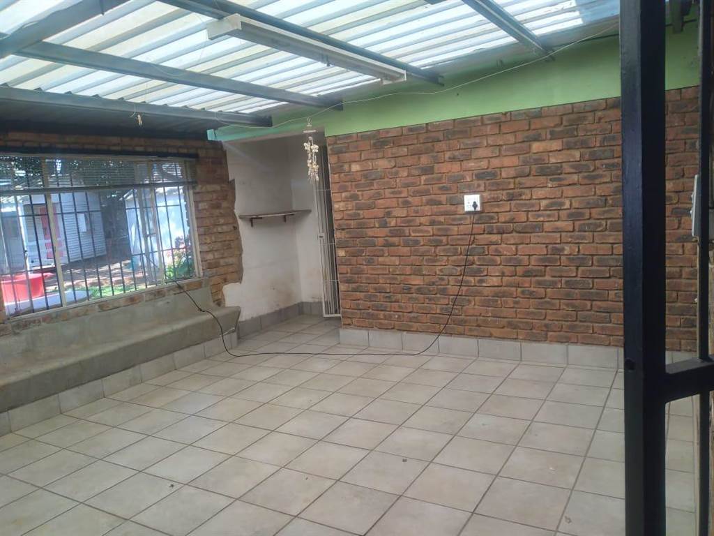 600  m² Commercial space in Clayville photo number 19