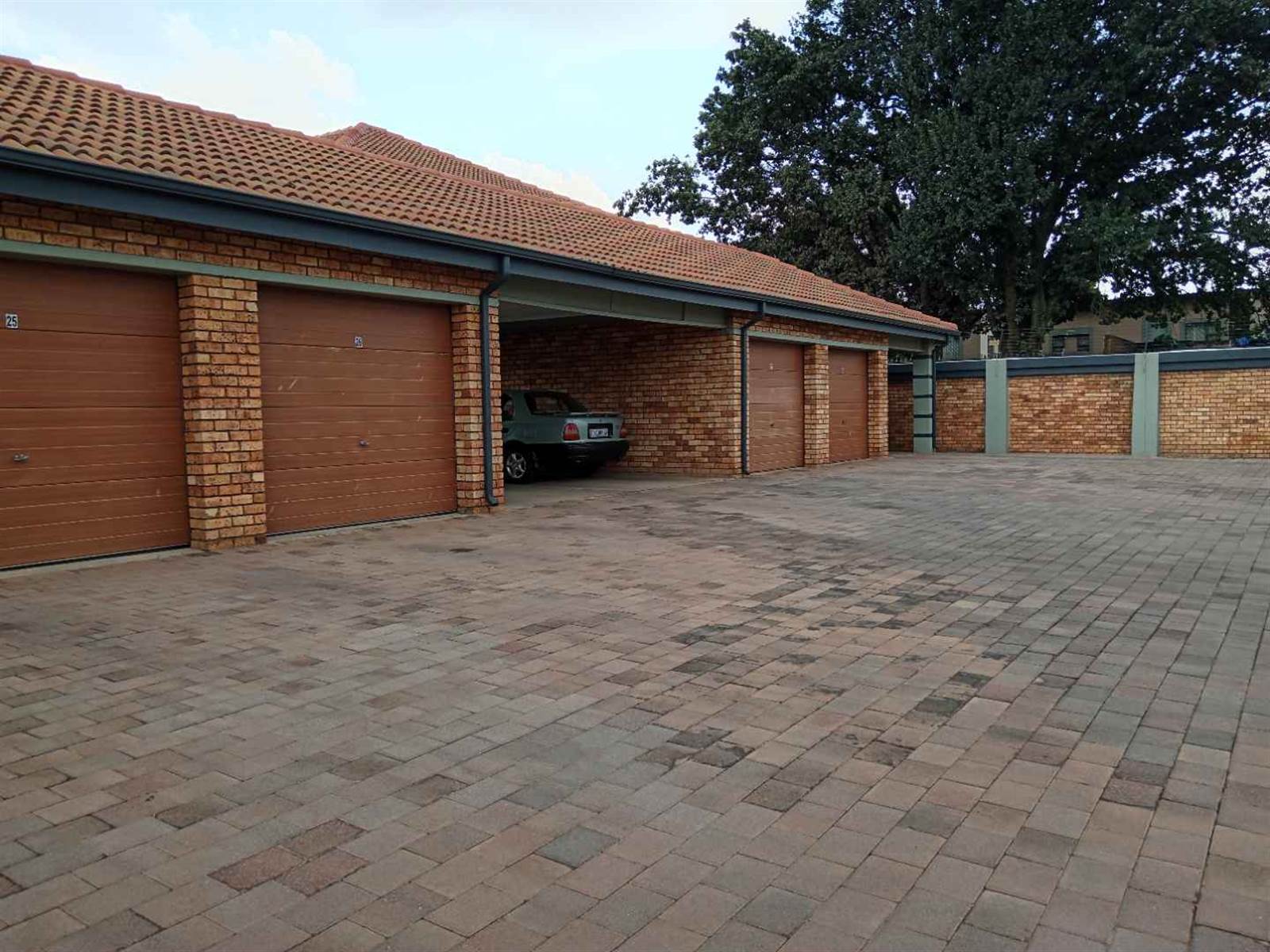 3 Bed Townhouse in Beyers Park photo number 19