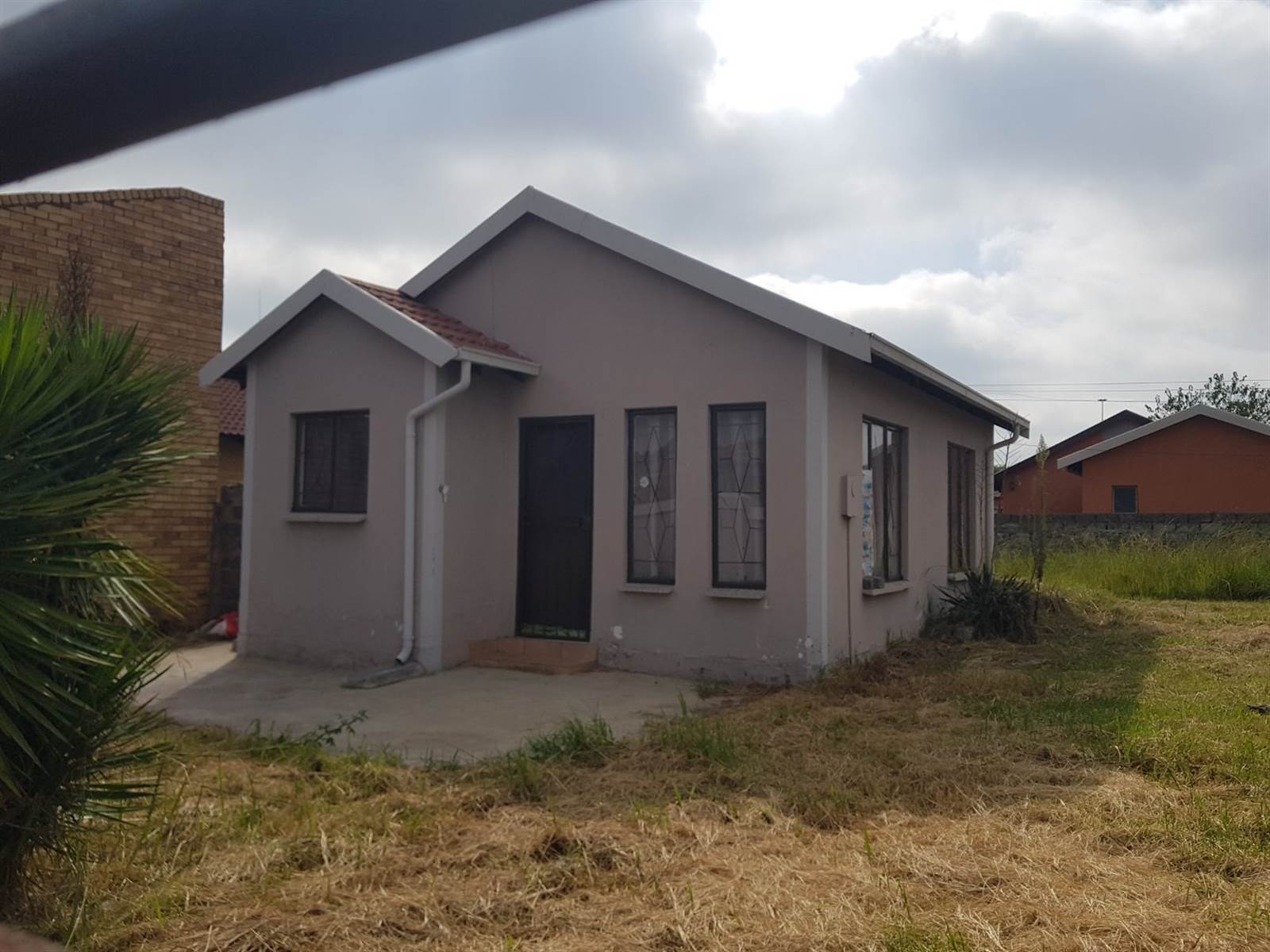 2 Bed House in Kwa Thema photo number 3