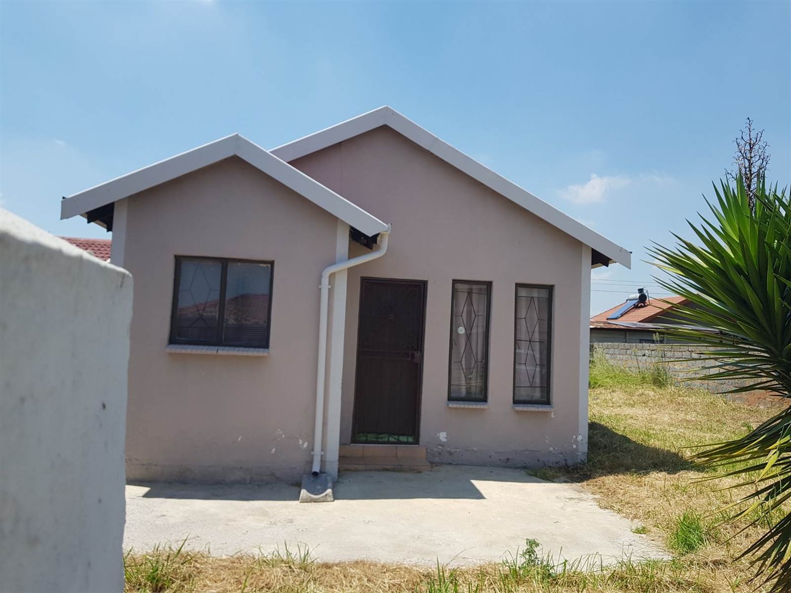 2 Bed House in Kwa Thema photo number 2