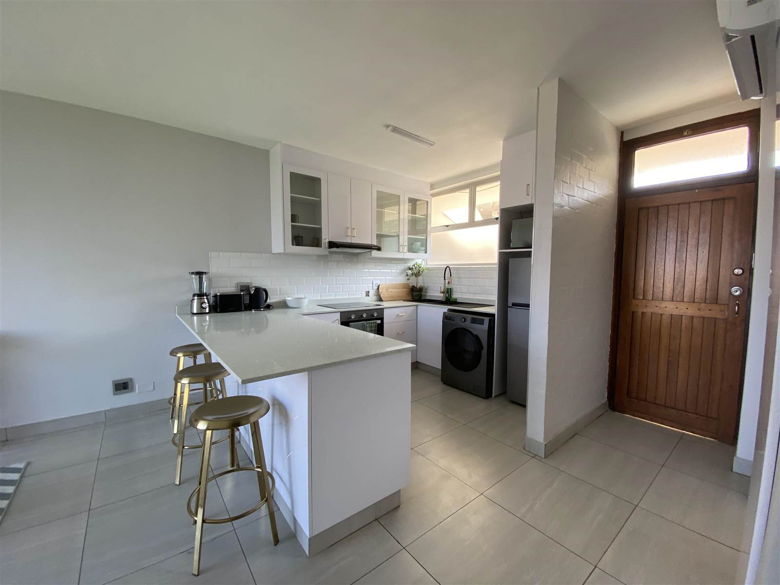 1.5 Bed Apartment in Ballito photo number 14