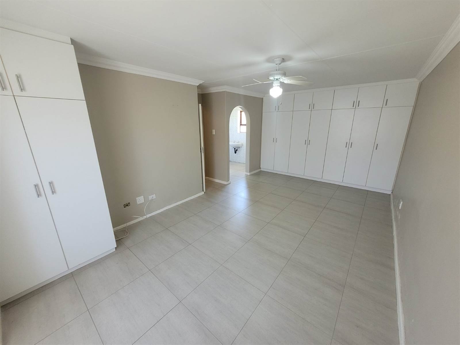 2 Bed Townhouse in Jeffreys Bay photo number 17