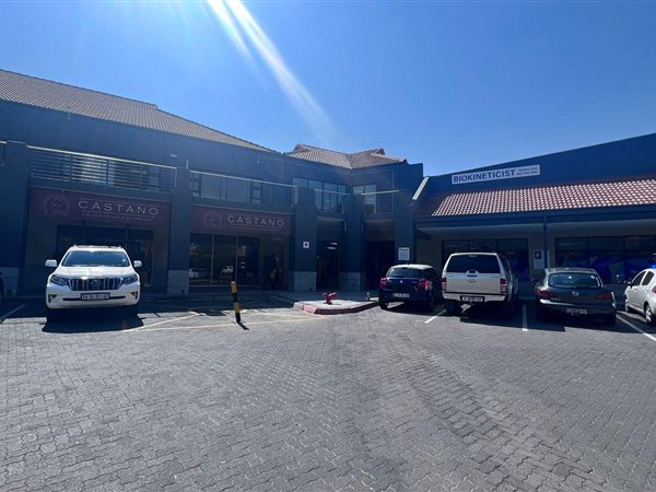 73  m² Commercial space in Ruimsig