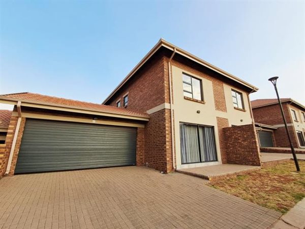 3 Bedroom Townhouse 3 Bedroom Townhouse