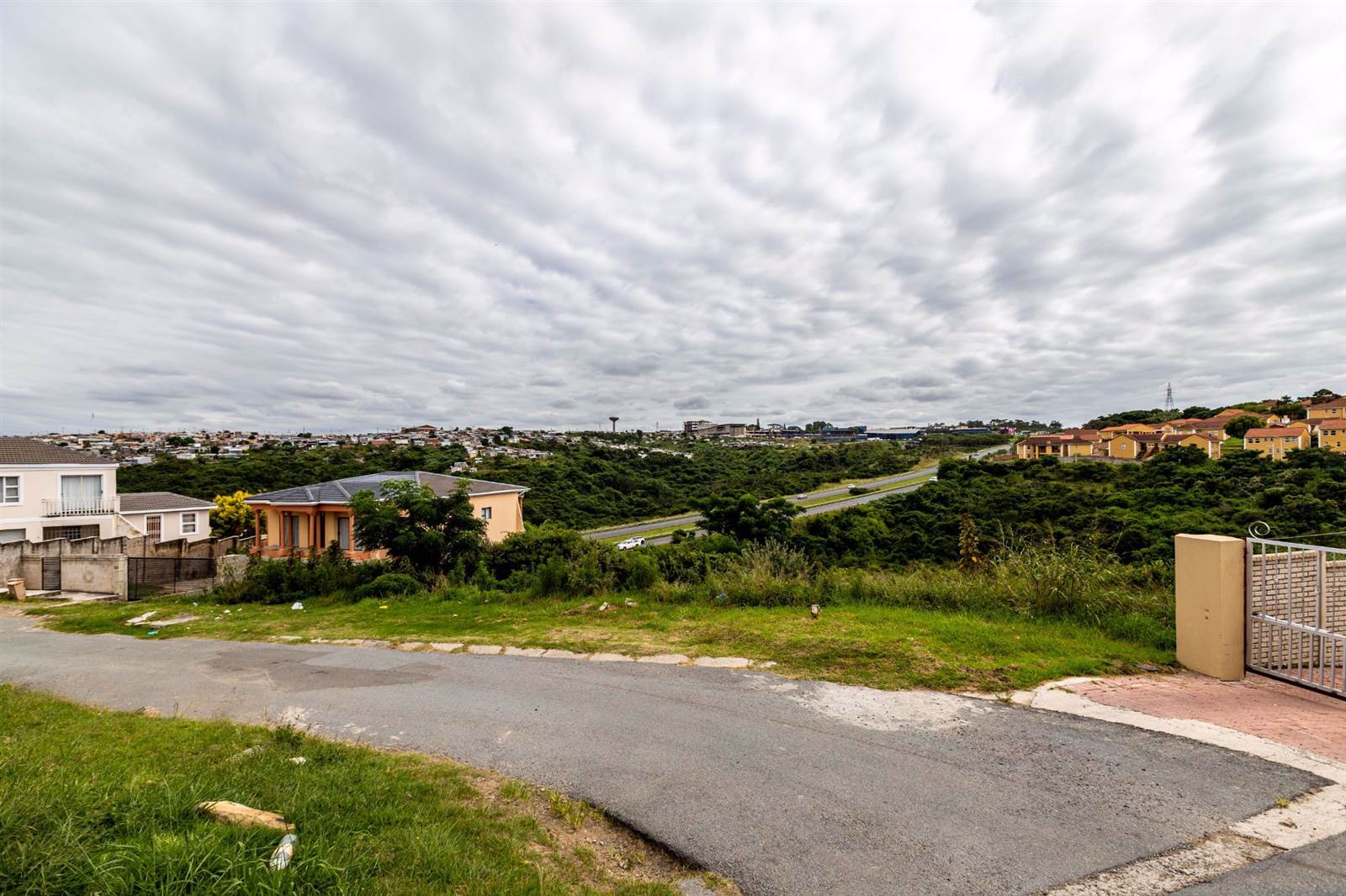 545 m² Land available in Beacon Bay photo number 3