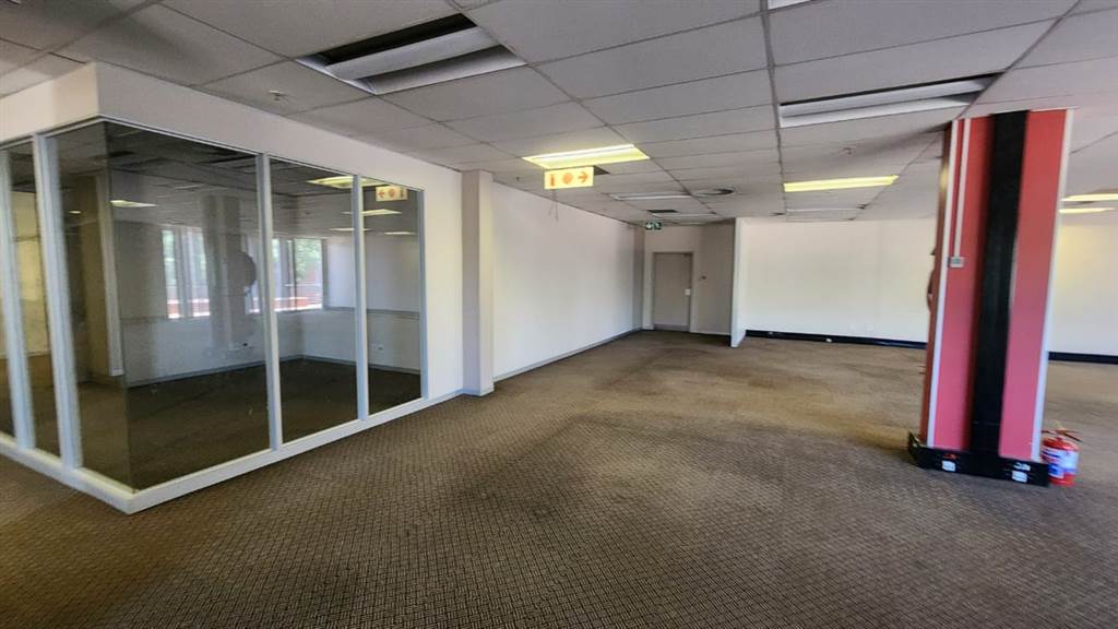 2500  m² Commercial space in Ashlea Gardens photo number 7