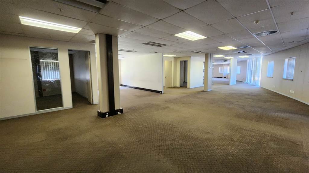 2500  m² Commercial space in Ashlea Gardens photo number 12