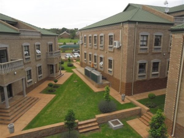 900  m² Office Space in Highveld