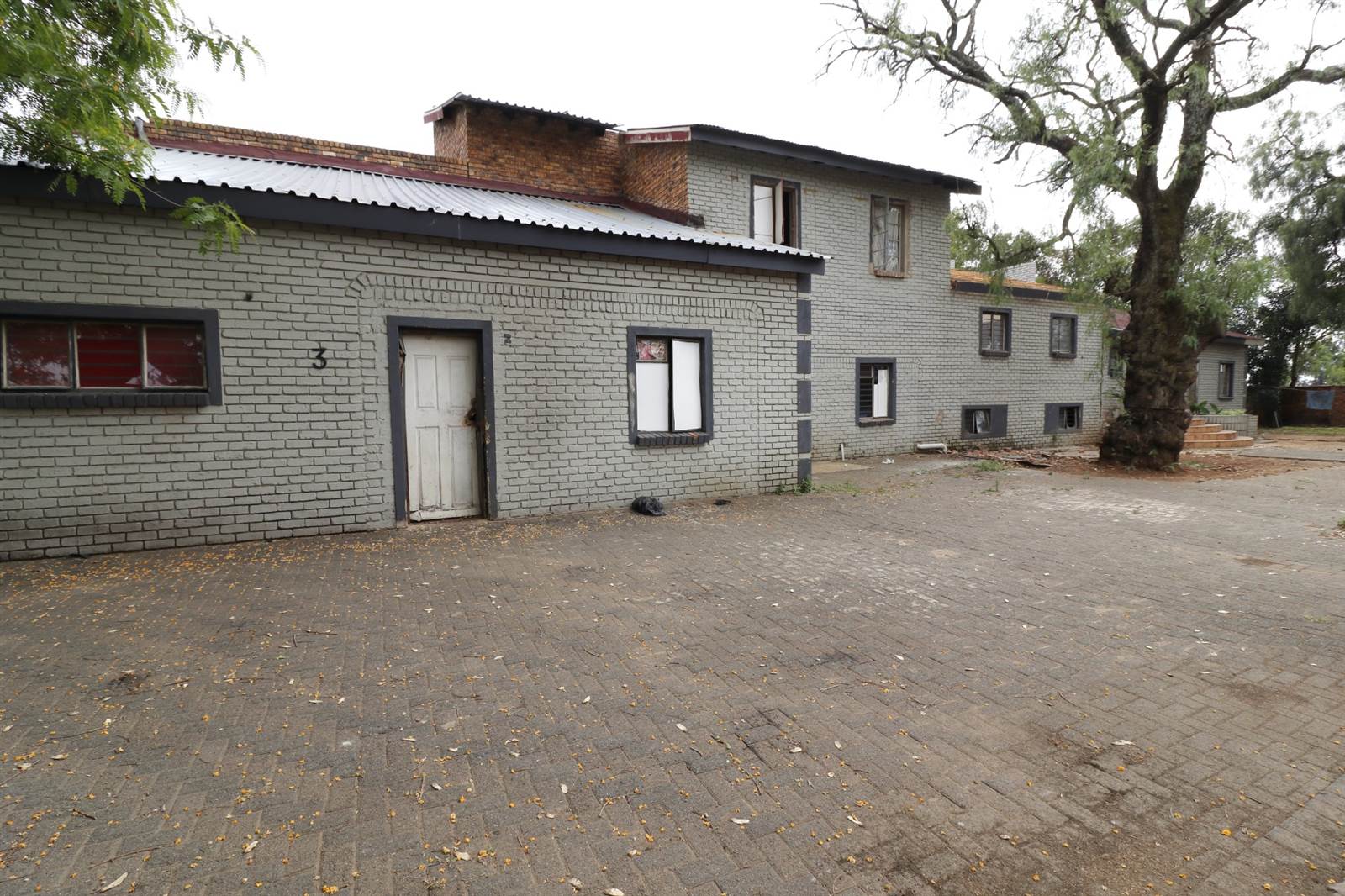 4625 m² Land available in Selection Park photo number 2
