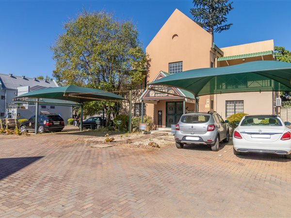575 m² Commercial space 575 m² Commercial space