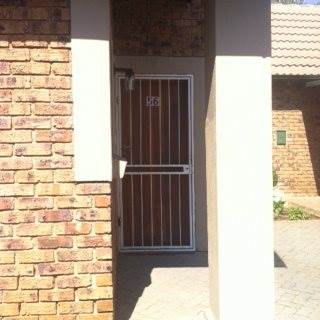 2 Bed House in Glen Marais photo number 4