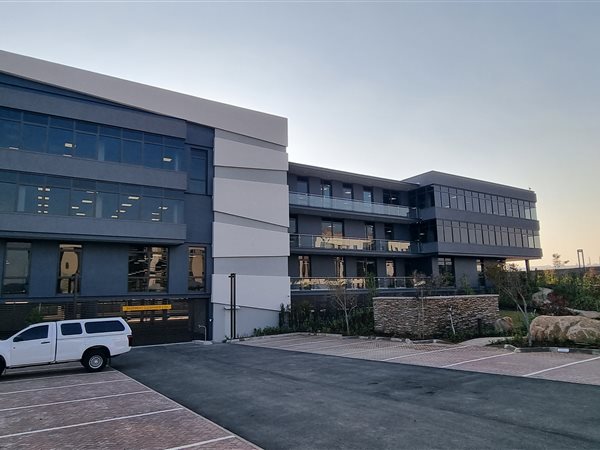 3 150  m² Commercial space