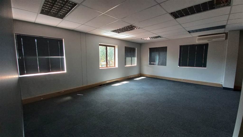 346  m² Commercial space in Faerie Glen photo number 13