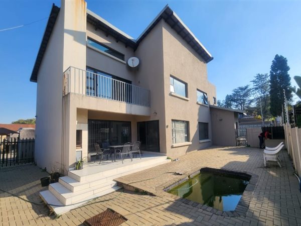 3 Bedroom House 3 Bedroom House