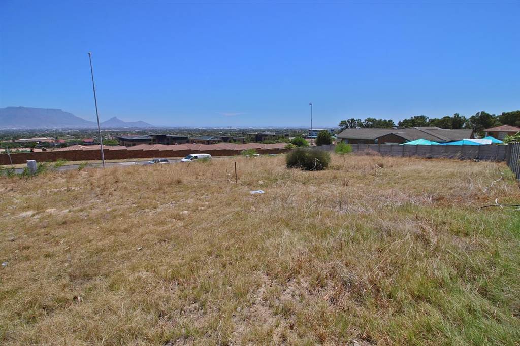 948 m² Land available in Plattekloof photo number 4