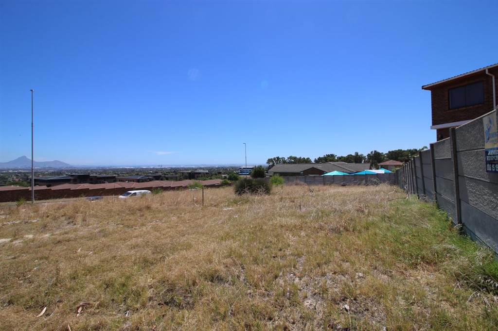 948 m² Land available in Plattekloof photo number 3
