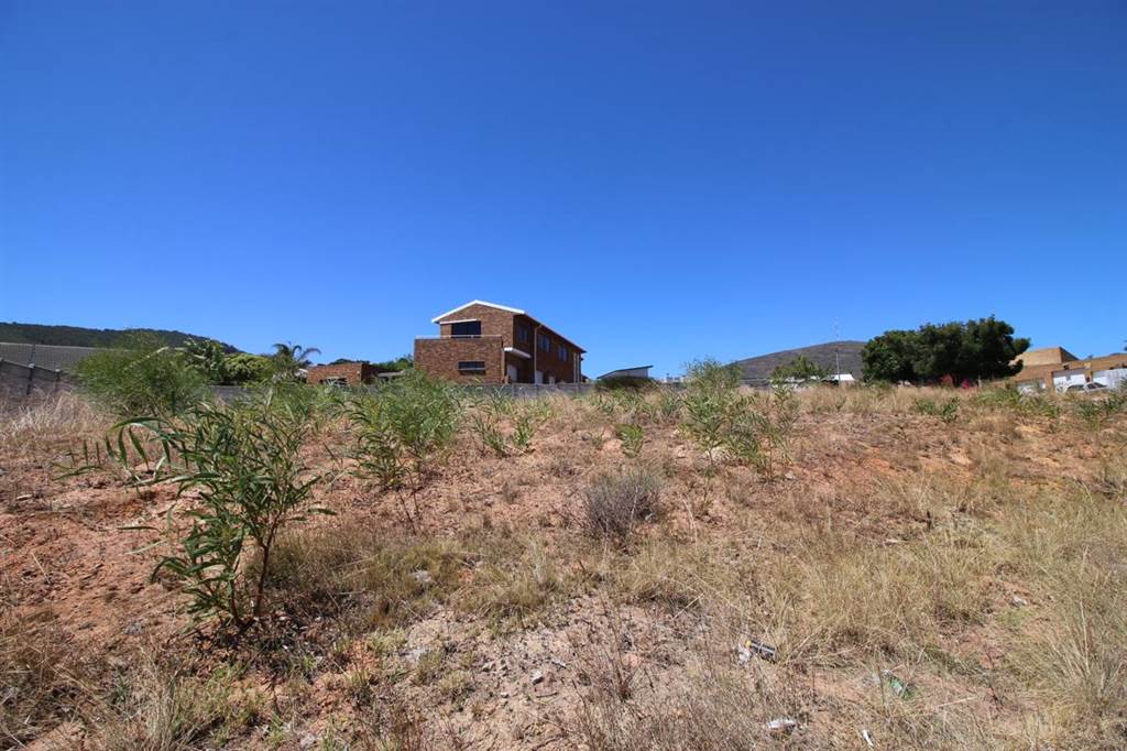 948 m² Land available in Plattekloof photo number 2