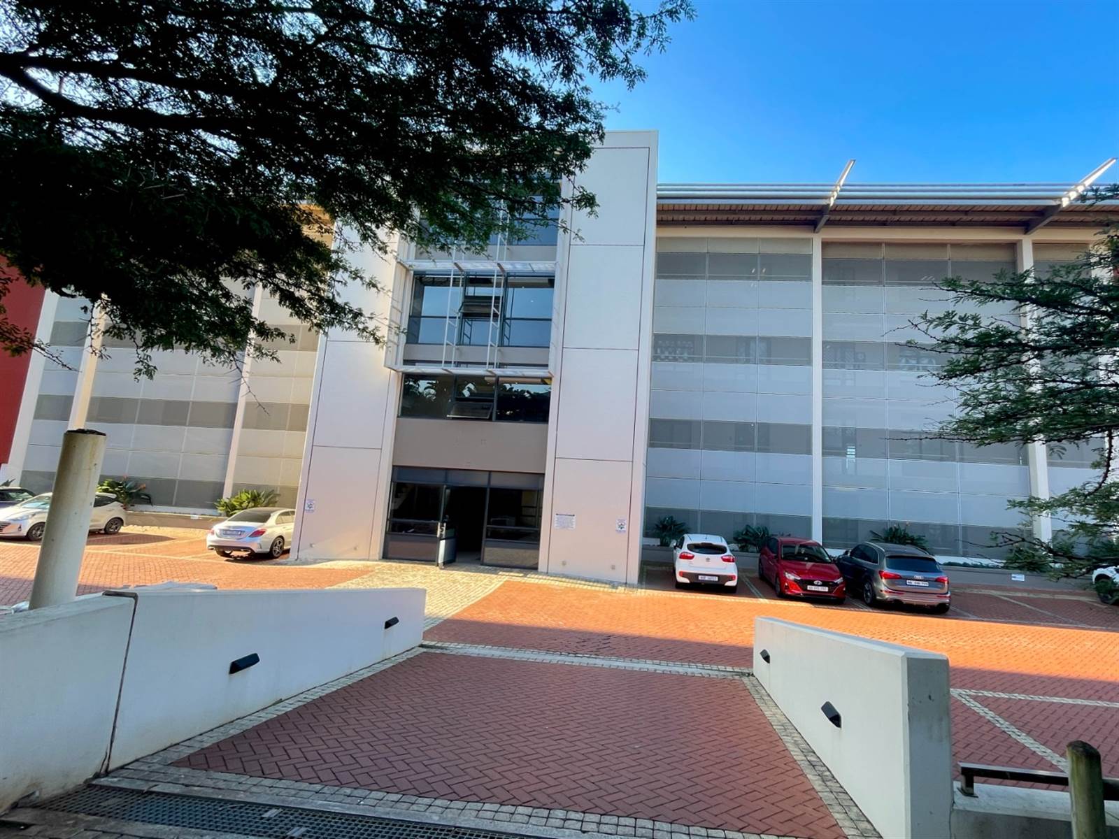 123  m² Commercial space in Umhlanga Ridge photo number 1